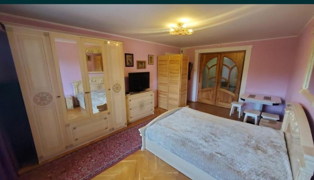 Затишні Апартаменти В Центрі Rivne Extérieur photo